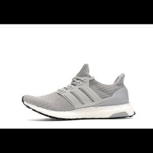 Grey women’s UltraBOOST running shoes 9.